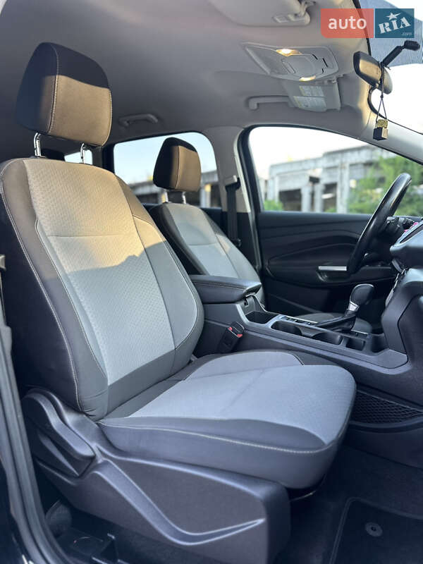 Внедорожник / Кроссовер Ford Escape 2017 в Лубнах