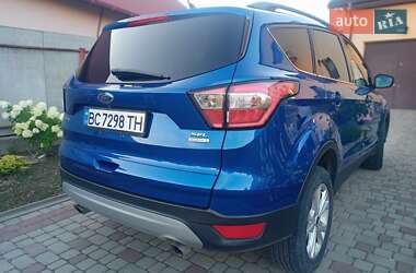 Внедорожник / Кроссовер Ford Escape 2018 в 