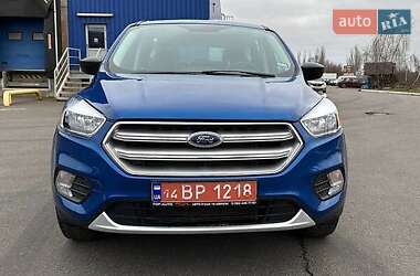 Внедорожник / Кроссовер Ford Escape 2019 в 