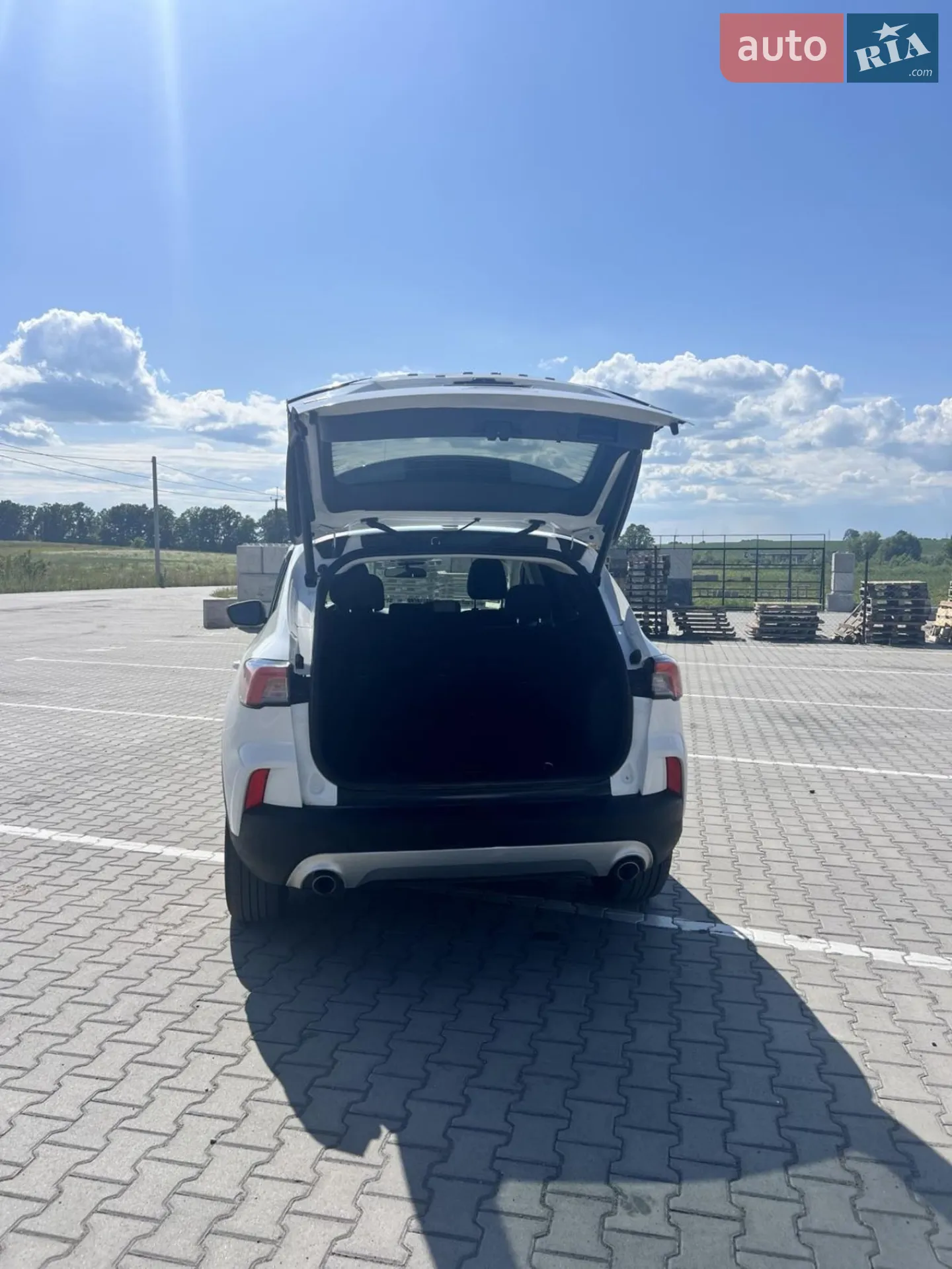 Ford Escape 2022 VIN 1FMCU0EZ0NUB90323 фото оголошення 18 з 31