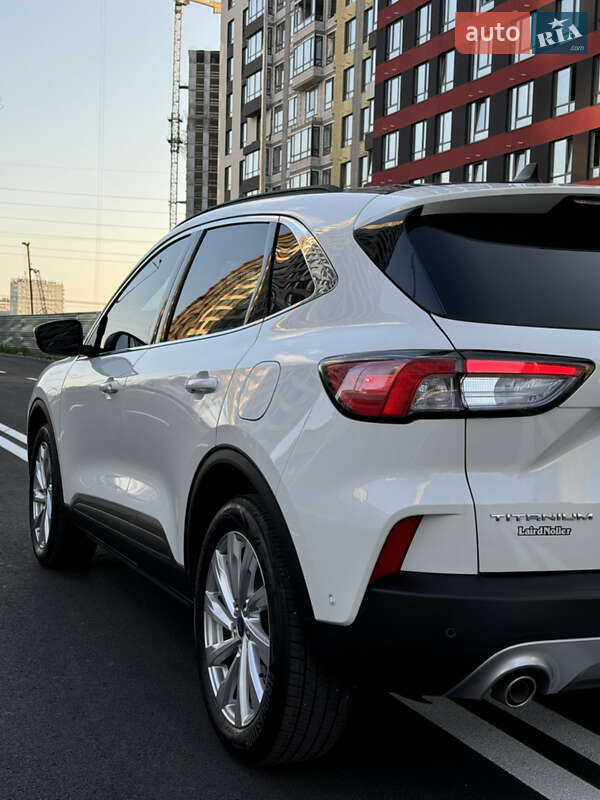 Внедорожник / Кроссовер Ford Escape 2021 в Киеве