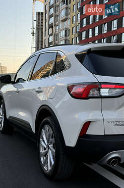 Внедорожник / Кроссовер Ford Escape 2021 в 