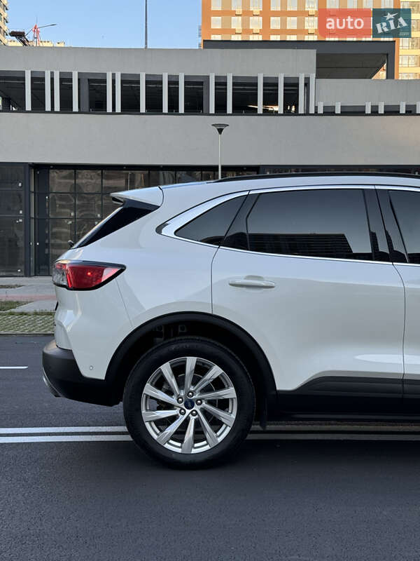 Внедорожник / Кроссовер Ford Escape 2021 в Киеве