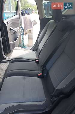Внедорожник / Кроссовер Ford Escape 2017 в 