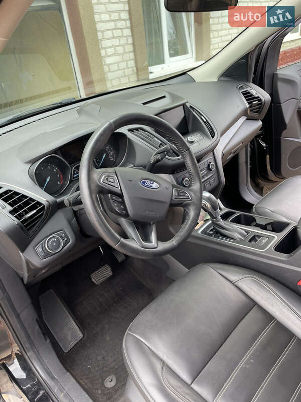Внедорожник / Кроссовер Ford Escape 2018 в Меденичах