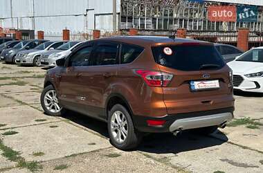 Внедорожник / Кроссовер Ford Escape 2016 в 