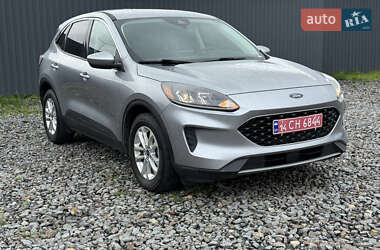 Внедорожник / Кроссовер Ford Escape 2021 в 