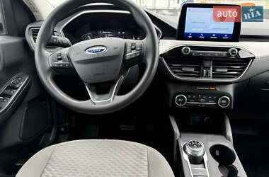Внедорожник / Кроссовер Ford Escape 2021 в 