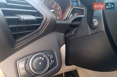 Внедорожник / Кроссовер Ford Escape 2019 в 
