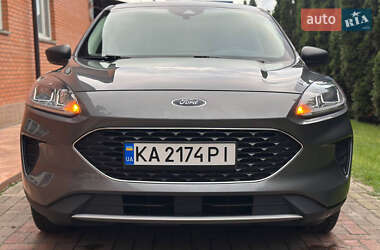 Внедорожник / Кроссовер Ford Escape 2022 в 