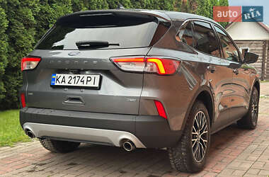 Внедорожник / Кроссовер Ford Escape 2022 в 