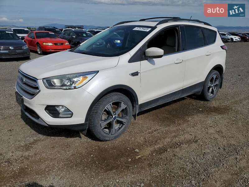 Внедорожник / Кроссовер Ford Escape 2018 в 