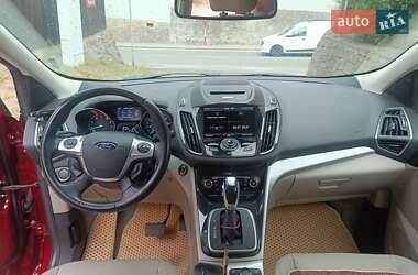 Внедорожник / Кроссовер Ford Escape 2013 в 