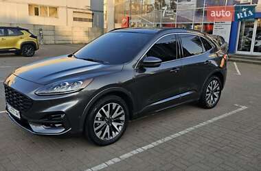 Внедорожник / Кроссовер Ford Escape 2020 в 