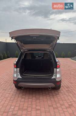 Внедорожник / Кроссовер Ford Escape 2017 в 
