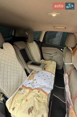 Внедорожник / Кроссовер Ford Escape 2017 в 