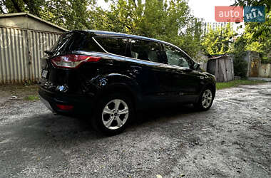 Внедорожник / Кроссовер Ford Escape 2015 в 
