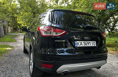 Внедорожник / Кроссовер Ford Escape 2015 в 