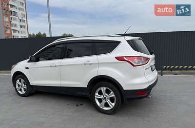 Внедорожник / Кроссовер Ford Escape 2015 в 