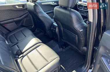 Внедорожник / Кроссовер Ford Escape 2020 в 
