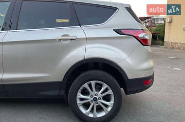Внедорожник / Кроссовер Ford Escape 2017 в 