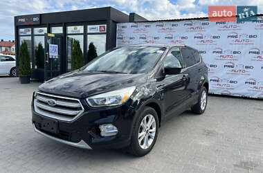 Внедорожник / Кроссовер Ford Escape 2017 в 