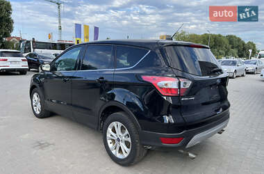 Внедорожник / Кроссовер Ford Escape 2017 в 