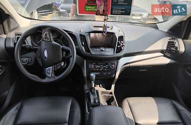 Внедорожник / Кроссовер Ford Escape 2016 в 