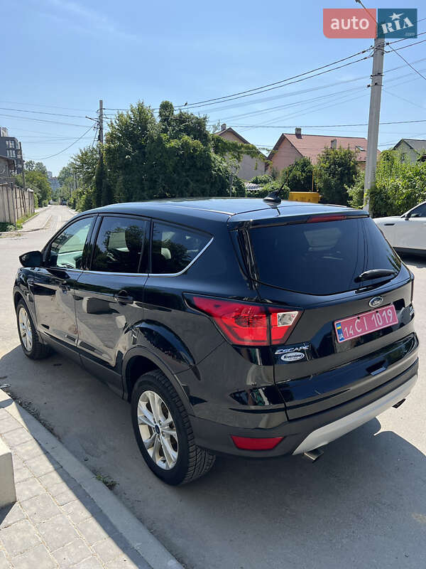 Внедорожник / Кроссовер Ford Escape 2019 в Ивано-Франковске фото 6 Внедорожник / Кроссовер Ford Escape 2019 в Ивано-Франковске