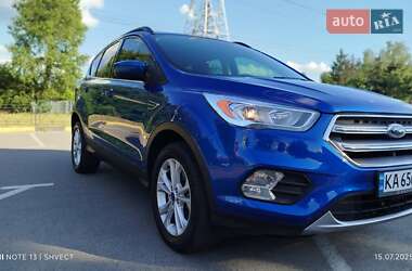 Внедорожник / Кроссовер Ford Escape 2018 в 