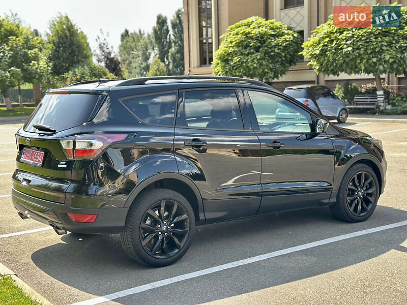 Внедорожник / Кроссовер Ford Escape 2017 в Киеве