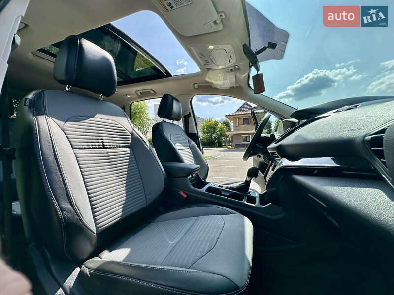 Внедорожник / Кроссовер Ford Escape 2017 в Киеве