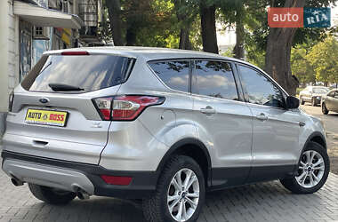 Внедорожник / Кроссовер Ford Escape 2017 в 
