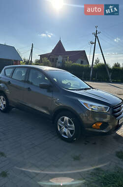 Позашляховик / Кросовер Ford Escape 2016 в 