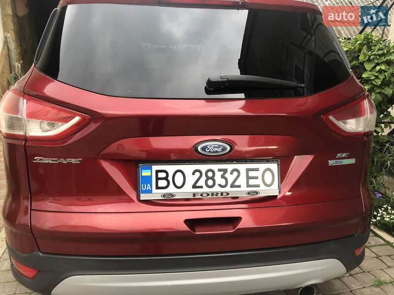 Внедорожник / Кроссовер Ford Escape 2013 в 