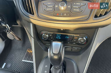 Внедорожник / Кроссовер Ford Escape 2014 в 