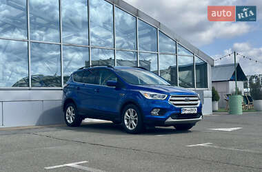 Внедорожник / Кроссовер Ford Escape 2018 в 