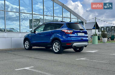 Внедорожник / Кроссовер Ford Escape 2018 в 