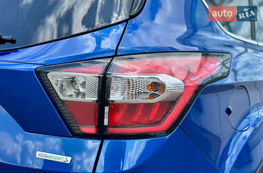 Внедорожник / Кроссовер Ford Escape 2018 в 
