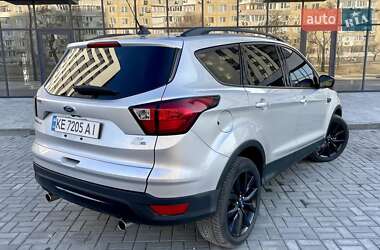 Внедорожник / Кроссовер Ford Escape 2019 в 