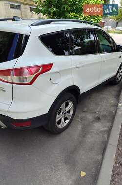 Внедорожник / Кроссовер Ford Escape 2013 в 
