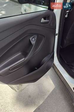 Внедорожник / Кроссовер Ford Escape 2013 в 