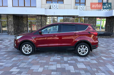 Внедорожник / Кроссовер Ford Escape 2018 в 