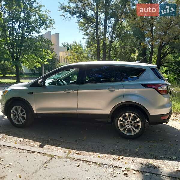 Внедорожник / Кроссовер Ford Escape 2016 в Киеве