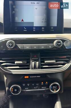 Внедорожник / Кроссовер Ford Escape 2020 в 