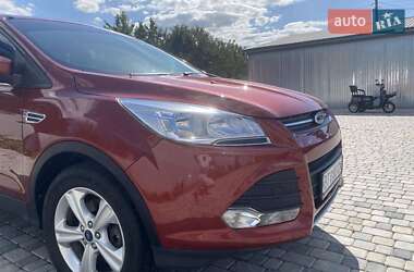 Внедорожник / Кроссовер Ford Escape 2014 в 