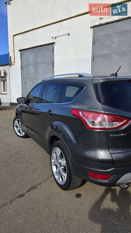 Внедорожник / Кроссовер Ford Escape 2014 в Кривом Роге