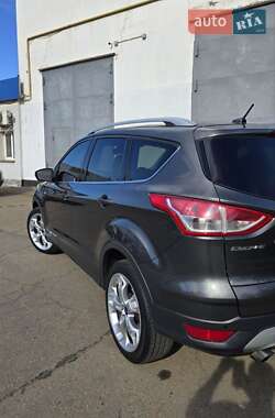 Внедорожник / Кроссовер Ford Escape 2014 в 
