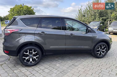 Внедорожник / Кроссовер Ford Escape 2016 в 