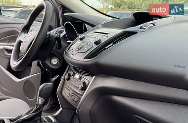 Внедорожник / Кроссовер Ford Escape 2016 в 